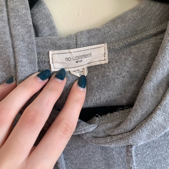 Cropped, hooded sweatshirt - Picture 2 of 3